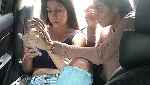 Девушки с оргазмами кричат от волнения в Uber