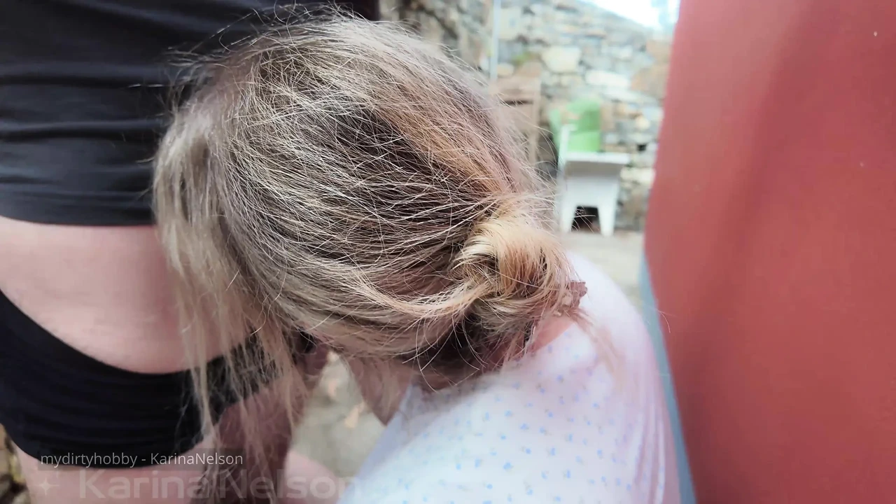 徒步旅行时用假阳具，然后和陌生人口交