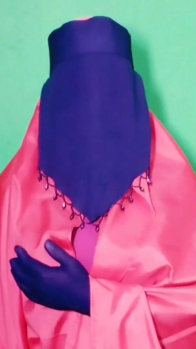 Ινδή μουσουλμάνα κοπέλα στην μπούρκα απολαμβάνει ρομαντική βραδιά σεξ | Κλιπ 1