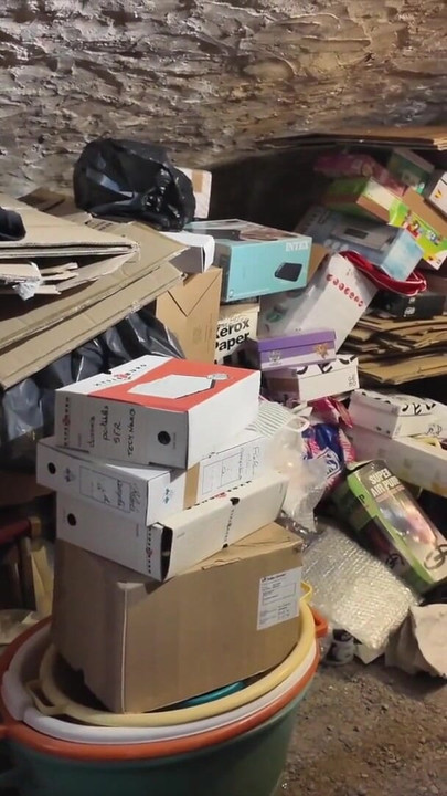 Я качаю свого господаря в погребі, я люблю відчувати себе тим, чим ми користуємося | Кліп 1