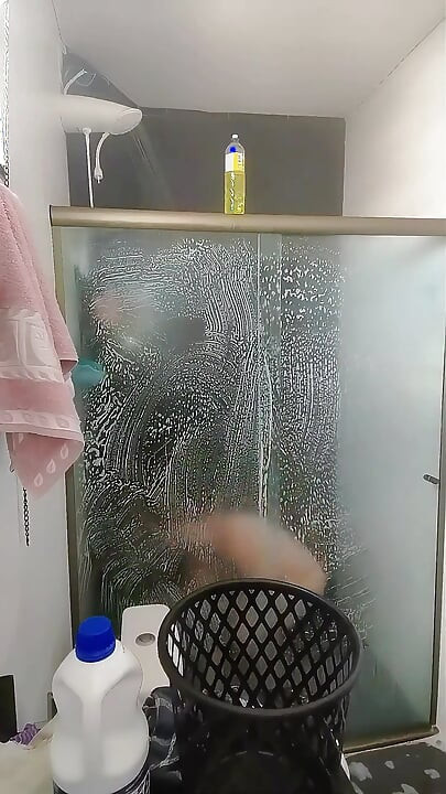 Ponizio me oženjeni muškarac da očistim kupaonicu u njegovoj kući prije nego što mu žena stigne.