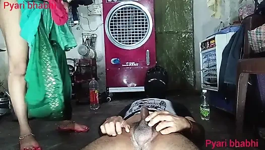 Трах киски задницей, член, сосание киски, сосание груди, сосание молока из груди и сидение на члене раком и лежа прямо на хинди аудио