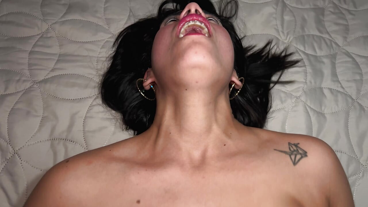 Your stepdad is away on a trip! BBW stepmom fucks her small-dicked stepson in POV!