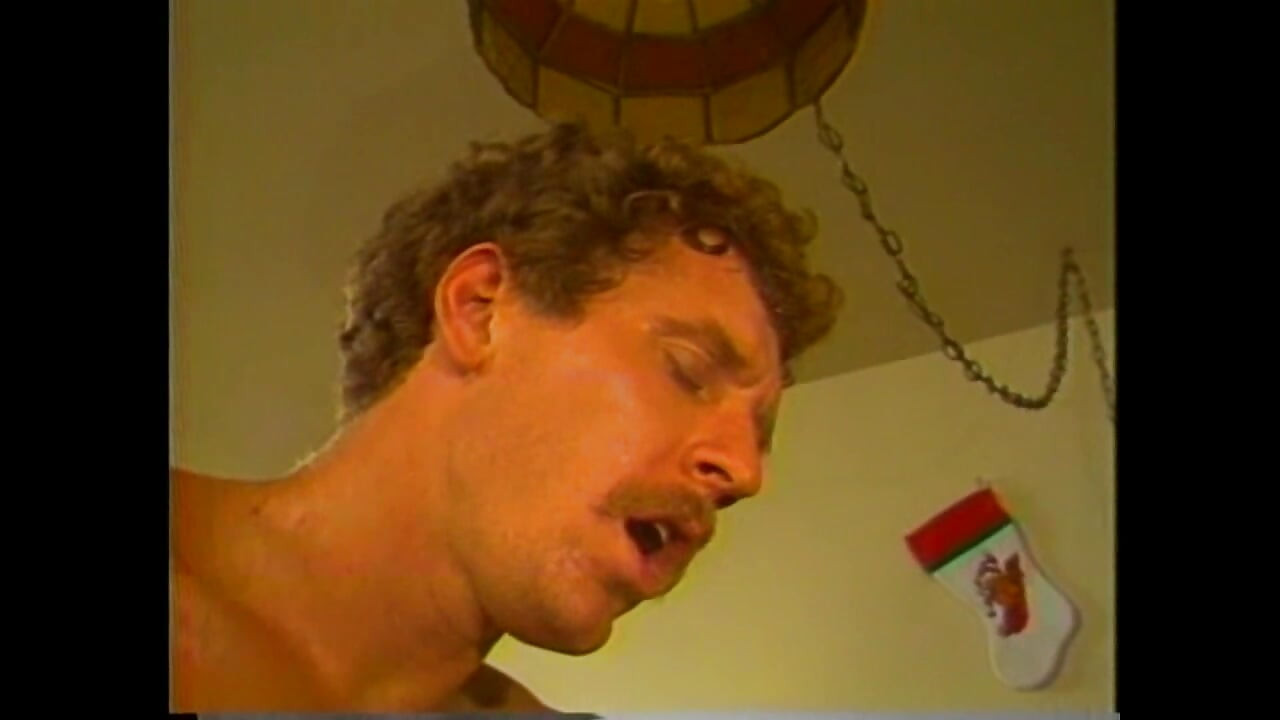 Trojka - Mlada Plavuša i Crnkinja s Savršenim Tijelom Dijele Veliki Bijeli Kurac