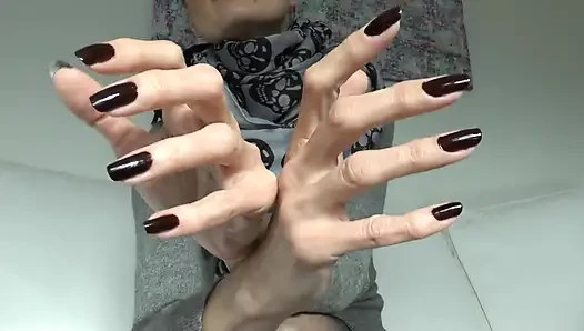 Kuku hitam misterius bagian 3, lady victoria valente