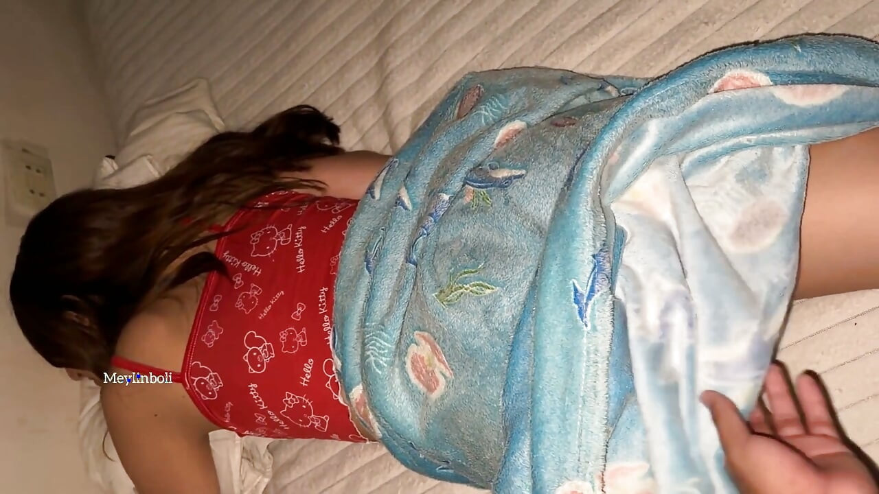 Homemade Porn with My Neighbor Confuses Me with Her Husband but She Still Likes How I Fuck Her