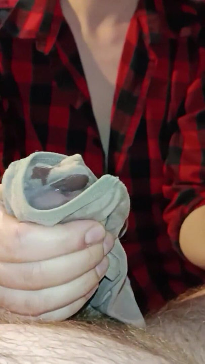 Mama mea vitregă alege chiloți pentru masturbare și ejaculare | Clip 2