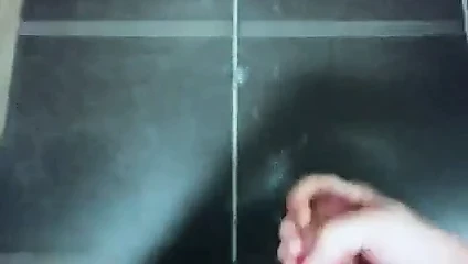 Büyük horoz - banyo katında büyük cumshot