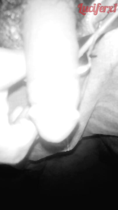 Trebuie să aruncăm o privire la această ejaculare înăuntru mare și neagră