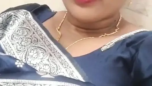 Your own aunty, shining in a saree