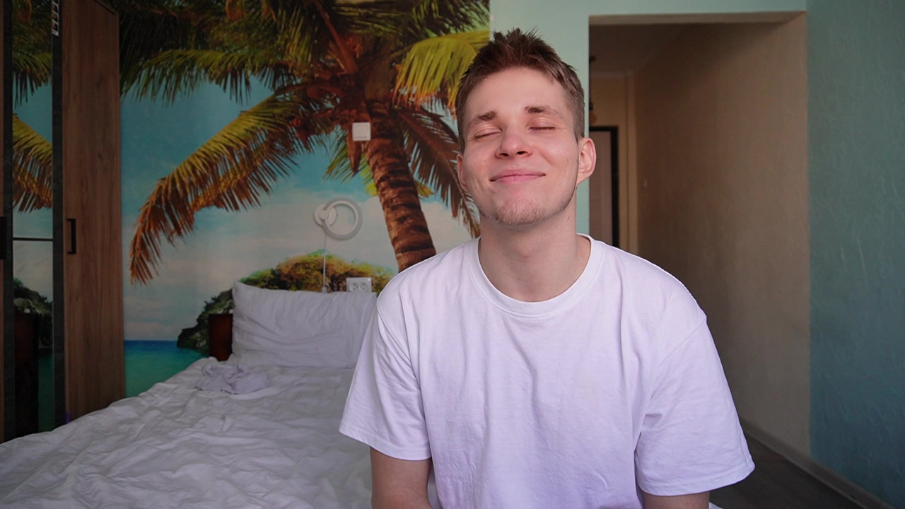 流行的在线游戏在视频博客期间变成继兄弟和继妹之间的性爱