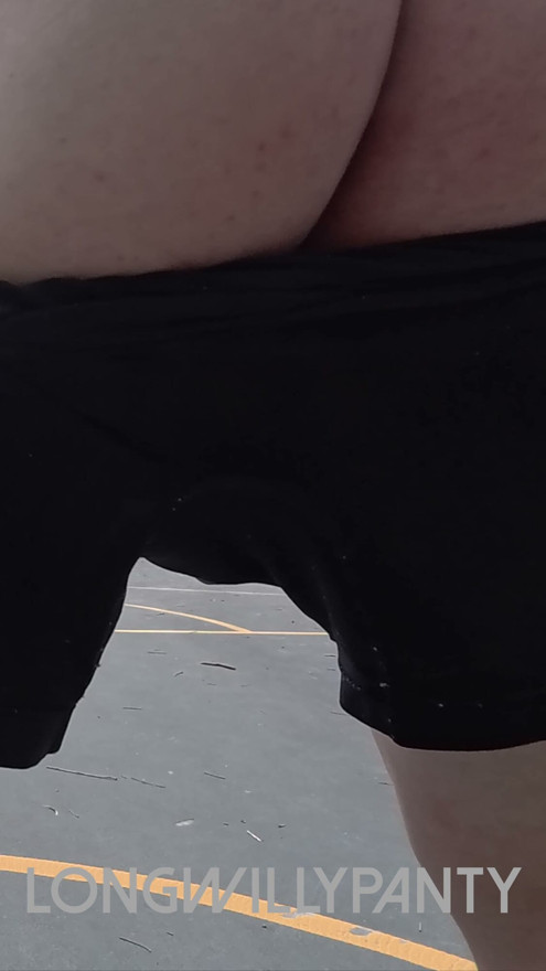 Straight guy hanging out his uncut cock at the public space.