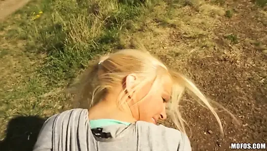 Halka açık pikaplar - amatör Euro Jenna Lovely halka açık anal seks yapıyor