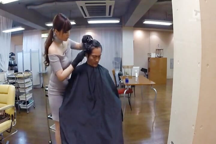 Salon Kecantikan Godaan. Kenikmatan diam-diam di balik setiap layanan. - 2