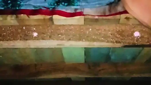 Sister-in-law's bad fucking and spreading both her legs, put the whole penis and took out the piss from the pussy.