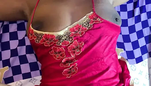 Sie trug kein höschen, als ich in ihrem zimmer schleicht