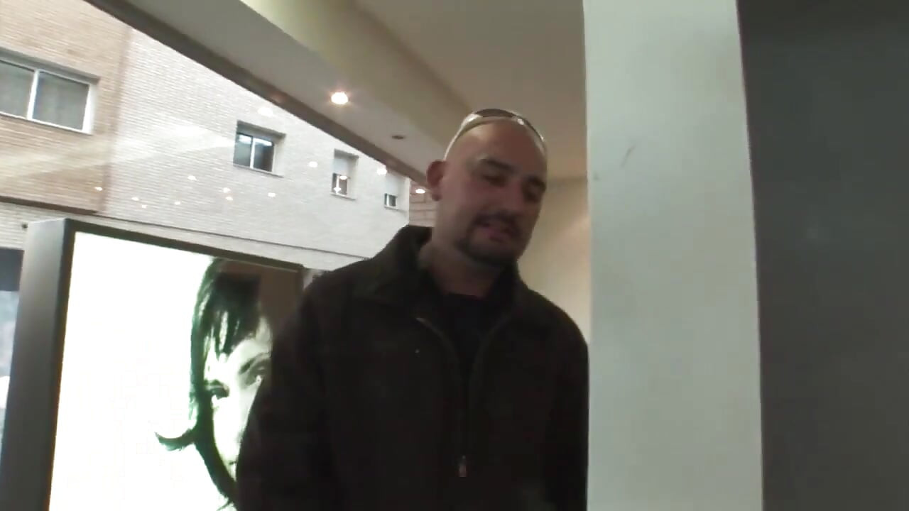 밀프의 핫한 몸을 즐기는 Nacho Vidal