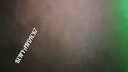 Поздней ночью скачет на хуе моего бойфренда после посещения его на ужин
