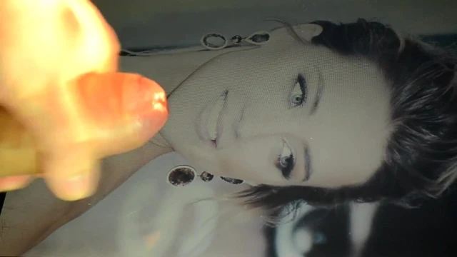 Cumming on Amber Heard again