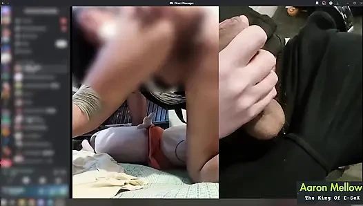 Pinay mit dicken titten kommt bei discord-videoanruf, sie squirtet überall, während sie stöhnt und reitet ihren dildo, titten raus