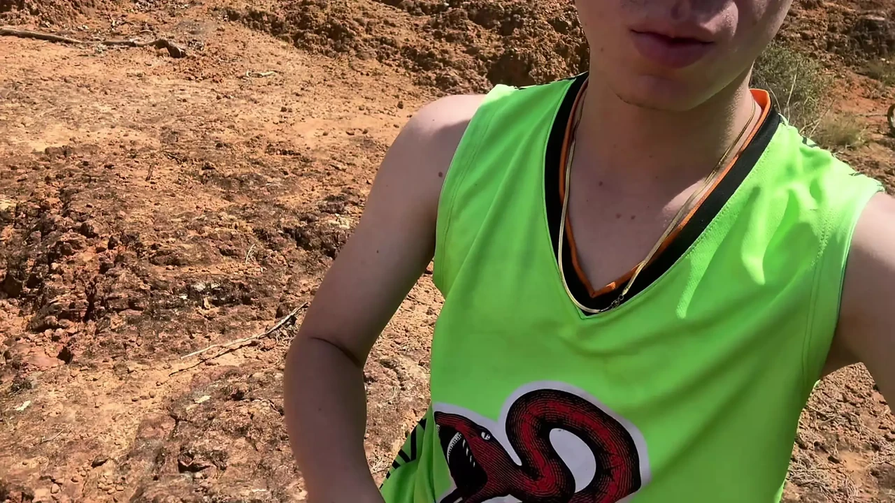 Amazing Outdoor Cock Sucking