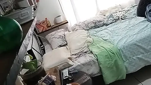 Reife MILf putzt ihr zimmer 1