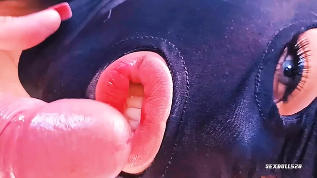 PERFECT BRUNETTE SUBMITS BEST BLOWJOB OF LIFE - SEXDOLL520