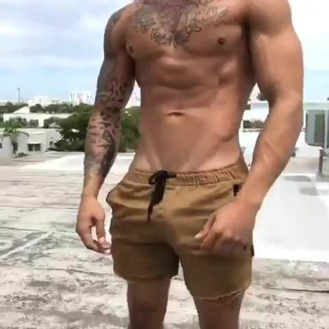 All that muscles and cock