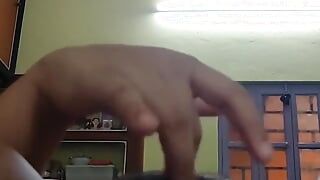 Indisches desi-mädchen fingert jungfräuliches video, aufgenommen
