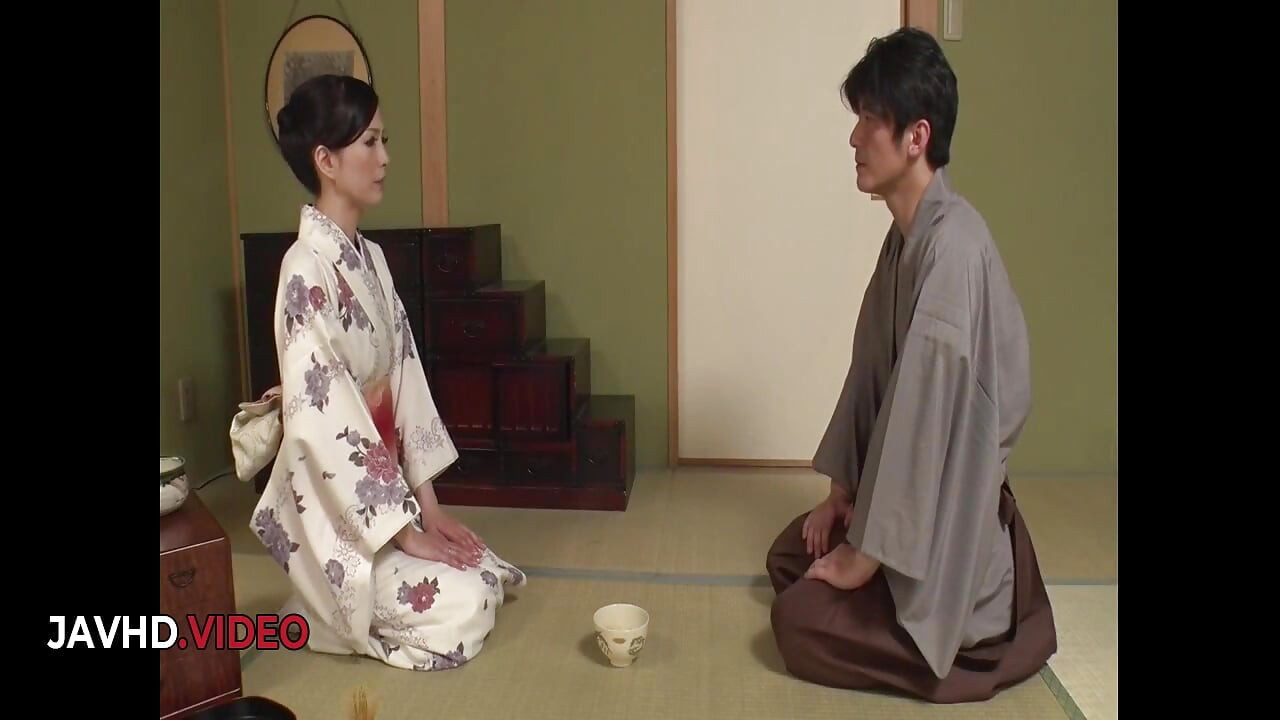 Istri jepang lagi asik seks anal penuh gairah sama pasangan juniornya