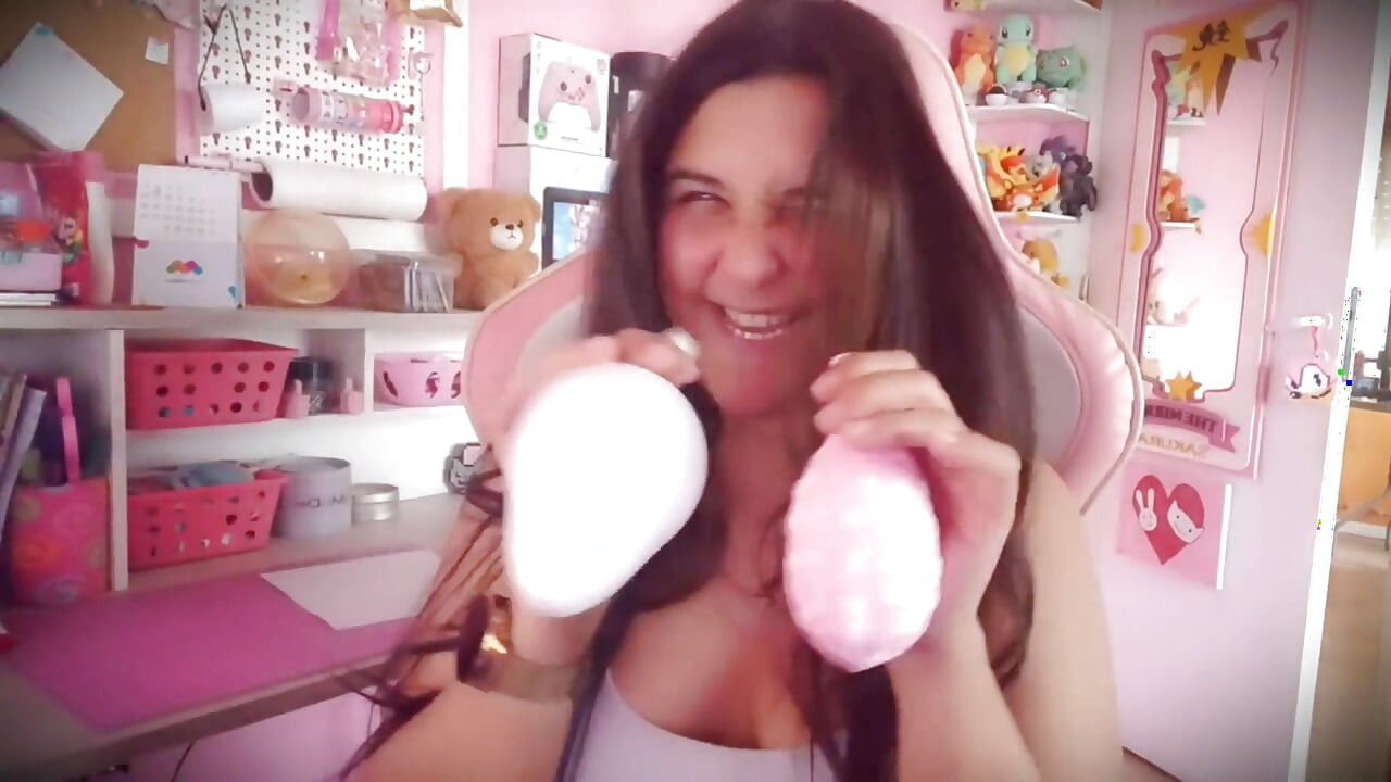 Puffy Cheeks Balloon Blowing - Bunny Looner