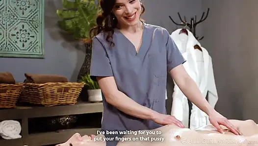 ALL GIRL MASSAGE - iki arkadaş arasındaki masaj ateşli makaslama ile gerçekten çıldırıyor