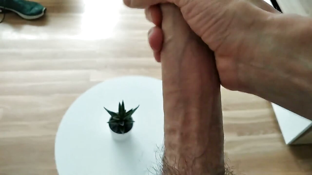 The Piggest Guy with the Giant Cock Came and Filled His Whole Cock with Milk