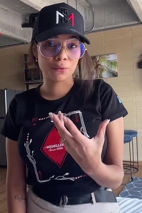 FUTAI DUR - brunetă minionă latino este sălbatică și perversă pentru sex dur în perspectivă la persoana 1