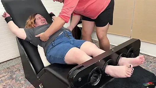 Heather щекотка