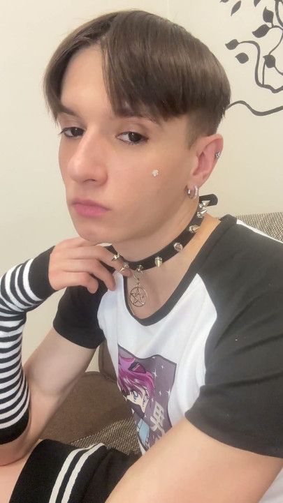 Femboy Sucking Dildo Got Whole Face Wet
