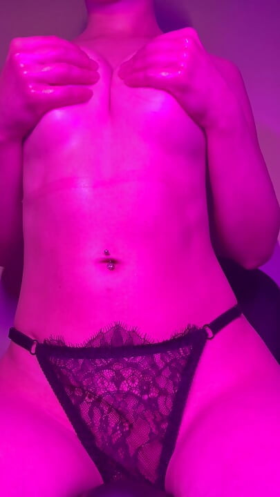 Rubbing Myself with Oil & Playing with My Tits