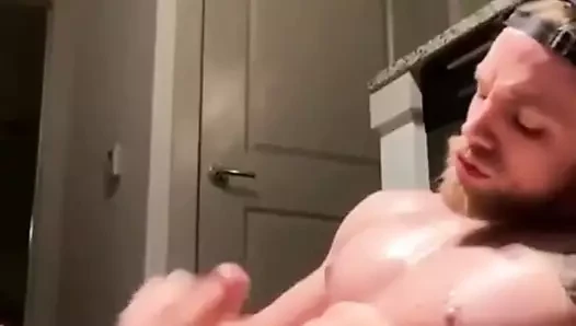 Dik adam büyük cumshot handjob