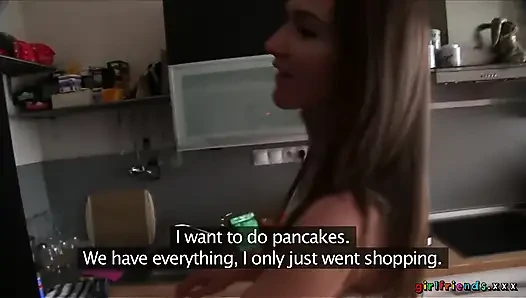 Girlfriends xxx - pasangan lesbian rehat dari masak untuk