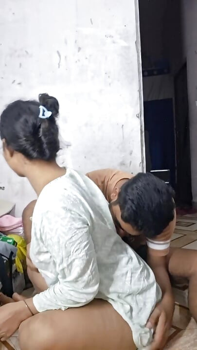 sundar desi poorv garm patni seks