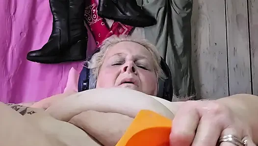 Die spinnkegel brachte sie in muschischweiß nass