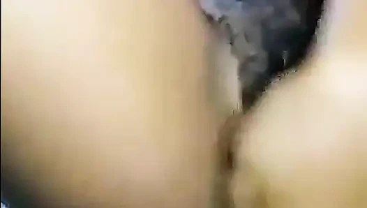 Aku lagi asik masturbasi sampai muncrat