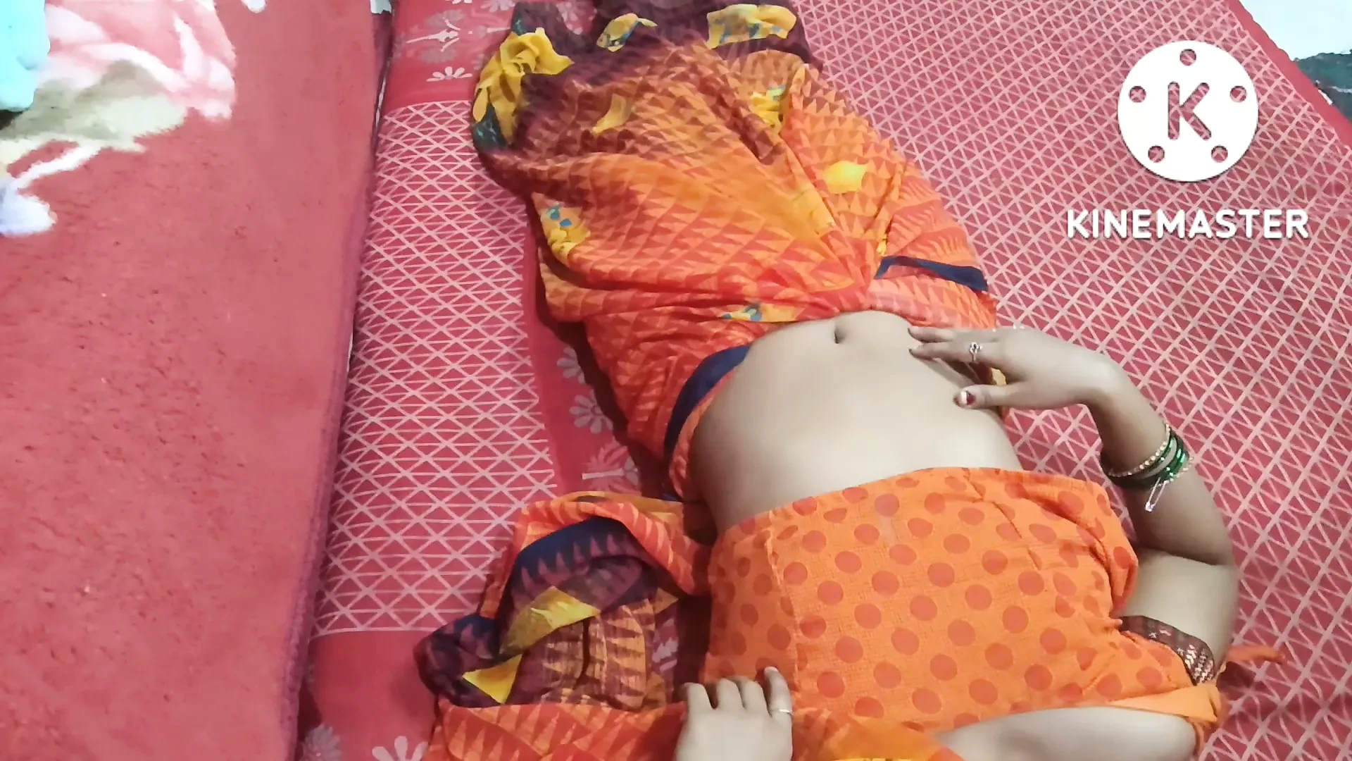 Cô gái đang ngủ nóng sari khiêu dâm