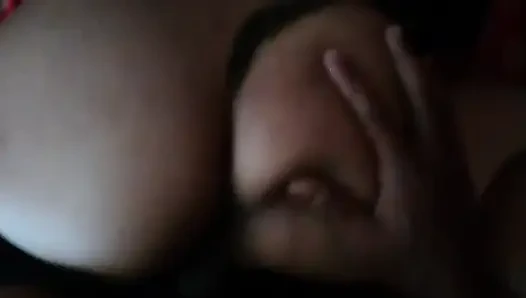 Hintli aldatan evli kadın büyük yarakla sert domaltarak sikişiyor