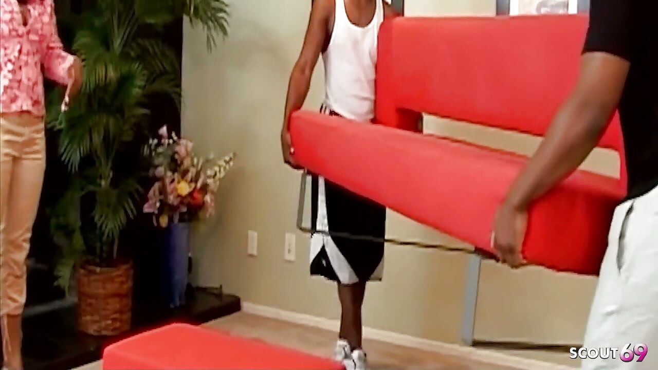 Ebony Teen Janae Foxx με Μεγάλα Φυσικά Βυζιά και Τριχωτό Μουνί που Γαμιέται σε BBC Threesome