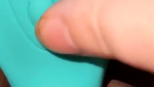Zavallı küçük amcığım yorgun olduğu sürece bütün gün tekrar tekrar geldim