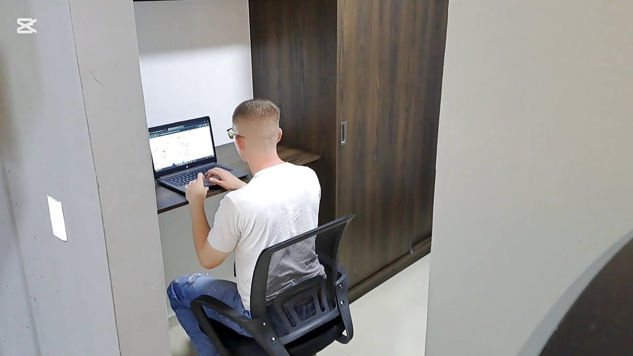 I Found My Boyfriend's Work Room and I Fuck His Ass Until I Give Him a Lot of Milk (valeria Toro)