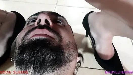 Моя сводная сестра Babyluna939 обожает анал и золотой дождь с Eddie Queens