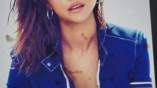 Selena Gomez Sperma-Tribut 01