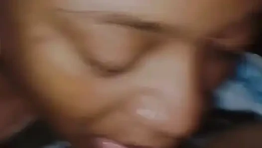 Succubus tenggorokan mengisap untuk kacang ketiga